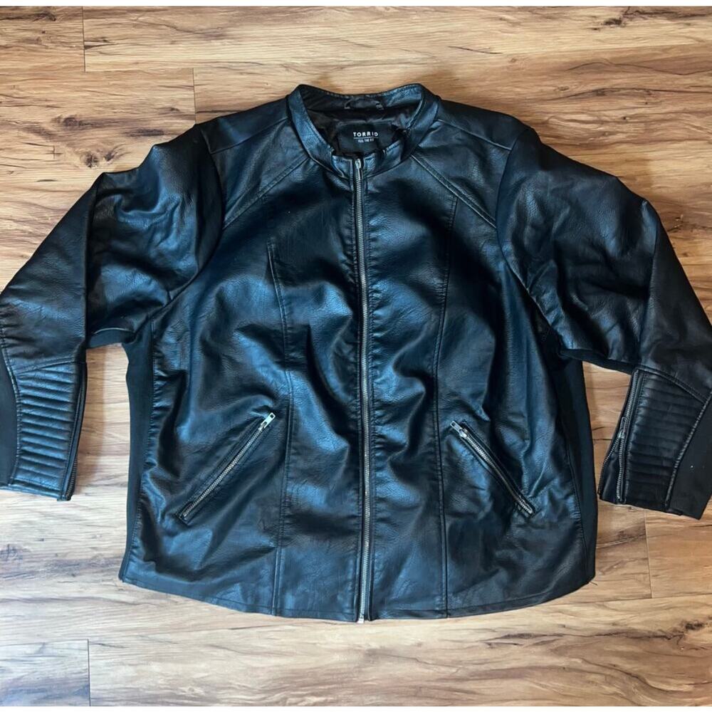Plus Size Black Leather Jacket NWT Torrid Feel The Fit With Pockets Size 4X